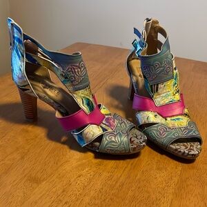 L’ARTISTE Genuine leather women’s pumps